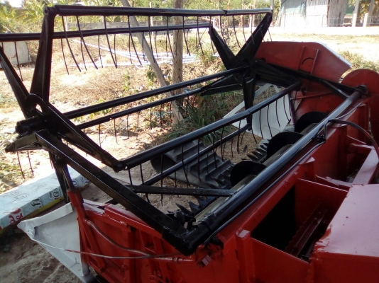 ลดราคาครับ เพียง 70,000 บาทรถเกี่ยวข้าว ZAI เครื่องเดิมๆ 90 แรงม้า หน้ากว้าง 2 เมตร พร้อมใช้งาน