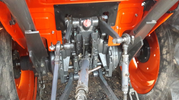 ขายรถไถคูโบต้าL3008 รถปี57 ใบมีดผาลหลังพร้อมใช้งานครับ