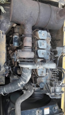 ขาย 695000 KOMATSU PC200-6  เครื่องคามินท์ ดี ปั้มแรง โช่หนา เอวแน่ ไฟฟ้าครบ ขาดมอเตอร์คันเร่ง เอกสารอินวอทย์ รถอยู่ จ.อุบลราชธานี 090-772-3710 090-772-3708