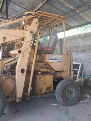 ขายด่วน เครื่อวมือจักรกลหนัก  รถตักลัอยางKomatsu  sd23-2  /4&quot;ล้อราคา  150,000