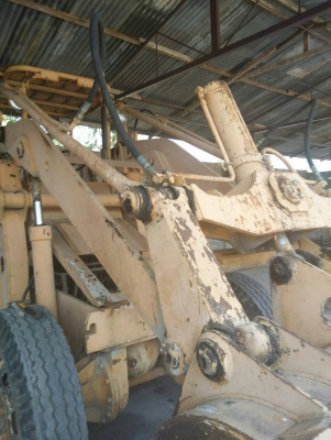 ขายด่วน เครื่อวมือจักรกลหนัก  รถตักลัอยางKomatsu  sd23-2  /4&quot;ล้อราคา  150,000
