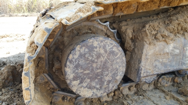 ขาย 590,000 KOBELCO sk 200-5 ไฟฟ้าครบ เครื่องดี ปั้มแรง เอวแน่น ช่วงล่างเต็ม รถพร้อมใช้(ทำงานอยู่) รถอยู่กาญจนบุรี 090-772-3710 090-772-3708