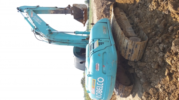 ขาย 590,000 KOBELCO sk 200-5 ไฟฟ้าครบ เครื่องดี ปั้มแรง เอวแน่น ช่วงล่างเต็ม รถพร้อมใช้(ทำงานอยู่) รถอยู่กาญจนบุรี 090-772-3710 090-772-3708