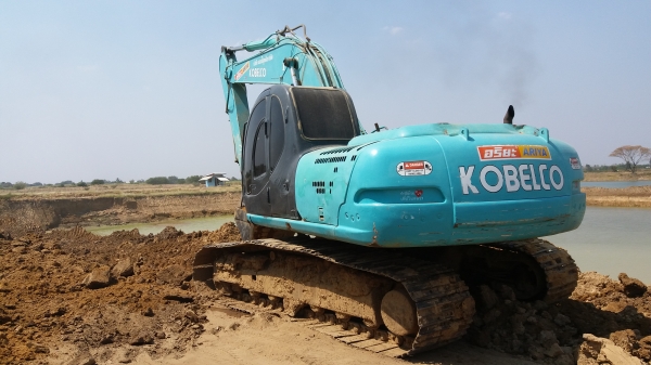 ขาย 590,000 KOBELCO sk 200-5 ไฟฟ้าครบ เครื่องดี ปั้มแรง เอวแน่น ช่วงล่างเต็ม รถพร้อมใช้(ทำงานอยู่) รถอยู่กาญจนบุรี 090-772-3710 090-772-3708