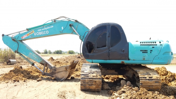 ขาย 590,000 KOBELCO sk 200-5 ไฟฟ้าครบ เครื่องดี ปั้มแรง เอวแน่น ช่วงล่างเต็ม รถพร้อมใช้(ทำงานอยู่) รถอยู่กาญจนบุรี 090-772-3710 090-772-3708