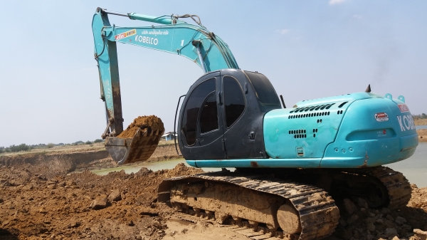 ขาย 590,000 KOBELCO sk 200-5 ไฟฟ้าครบ เครื่องดี ปั้มแรง เอวแน่น ช่วงล่างเต็ม รถพร้อมใช้(ทำงานอยู่) รถอยู่กาญจนบุรี 090-772-3710 090-772-3708