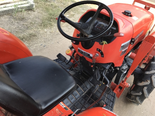 ขาย L4708 DT. อุปกรณ์ 2 ชิ้น รถสวย สีเดิม เครื่อง,เกียร์,เพือง,ไฮโดรลิก เดิม ยังไม่เคยเปิด พร้อมหลังคาใหม่ ยางหน้าใหม่  ราคา 345,000 บาท ต่อรองได้ ส่งฟรีทั่วประเทศ  โทร 083-9576970 ปฐมพงษ์