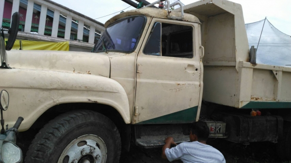 6ล้อดั้มพ์ หัวยาว ISUZU 145แรงม้า พร้อมใช้งาน สนใจติดต่อ 0872976734