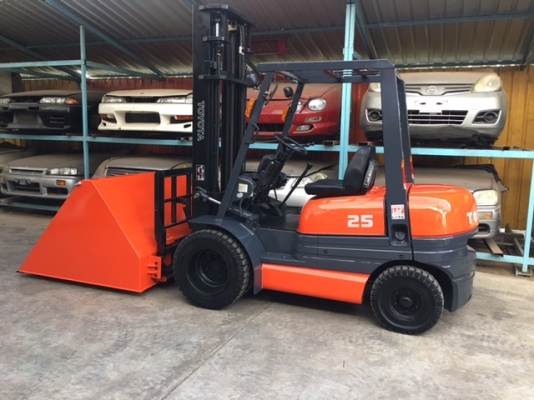 ขายรถโฟลคลิฟท์ TOYOTA  ุ6FD25 ,เสายกสูง 4 เมตร , เครื่องยนต์ดีเซล 2Z  ,งาปรับคว่ำหงาย , ปุ้งกี๋ปากกว้าง 1.5 เมตร , รถนำเข้าแท้จากญี่ปุ่น 100\%