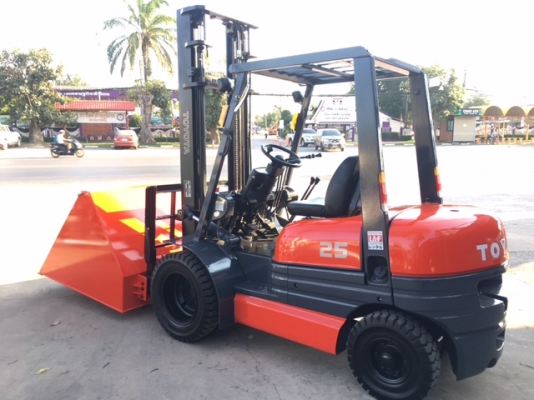 ขายรถโฟลคลิฟท์ TOYOTA  ุ6FD25 ,เสายกสูง 4 เมตร , เครื่องยนต์ดีเซล 2Z  ,งาปรับคว่ำหงาย , ปุ้งกี๋ปากกว้าง 1.5 เมตร , รถนำเข้าแท้จากญี่ปุ่น 100\%