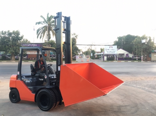 ขายรถโฟลคลิฟท์ TOYOTA  8FD25 ,เสายกสูง 5 เมตร , เครื่องยนต์ดีเซล 3Z  ,งาปรับคว่ำหงาย , ปุ้งกี๋ปากกว้าง 2.0 เมตร , รถนำเข้าแท้จากญี่ปุ่น 100\%