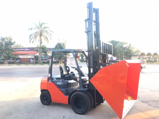 ขายรถโฟลคลิฟท์ TOYOTA  8FD25 ,เสายกสูง 5 เมตร , เครื่องยนต์ดีเซล 3Z  ,งาปรับคว่ำหงาย , ปุ้งกี๋ปากกว้าง 2.0 เมตร , รถนำเข้าแท้จากญี่ปุ่น 100\%