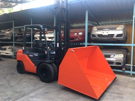 ขายรถโฟลคลิฟท์ TOYOTA  8FD25 ,เสายกสูง 5 เมตร , เครื่องยนต์ดีเซล 3Z  ,งาปรับคว่ำหงาย , ปุ้งกี๋ปากกว้าง 2.0 เมตร , รถนำเข้าแท้จากญี่ปุ่น 100\%