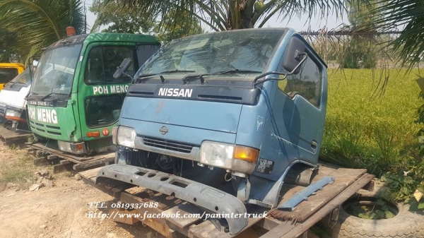 สินค้าเก่านอก ขายถูกด่วนๆหัวเก๋งรถบรรทุก4 ล้อใหญ่ ,6 ล้อเล็ก / CABIN NISSAN รุ่น:CABSTAR (รุ่นยกหัวไม่ได้/มีเฉพาะหัวเก๋ง) ราคาเพียง 16,000 บาท สนใจรีบติดต่อ 0819337688