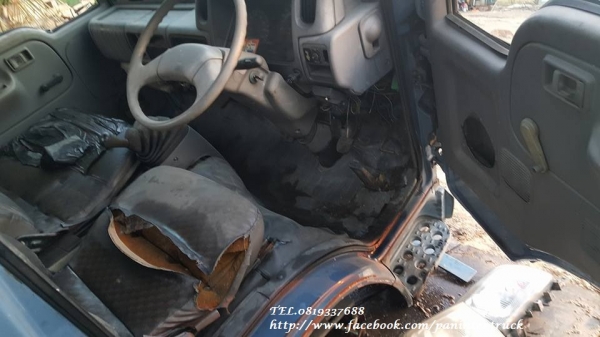 สินค้าเก่านอก ขายถูกด่วนๆหัวเก๋งรถบรรทุก4 ล้อใหญ่ ,6 ล้อเล็ก / CABIN NISSAN รุ่น:CABSTAR (รุ่นยกหัวไม่ได้/มีเฉพาะหัวเก๋ง) ราคาเพียง 16,000 บาท สนใจรีบติดต่อ 0819337688