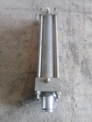 กระบอกไฮโดรลิคสภาพดี  แกนเพลา 90มม