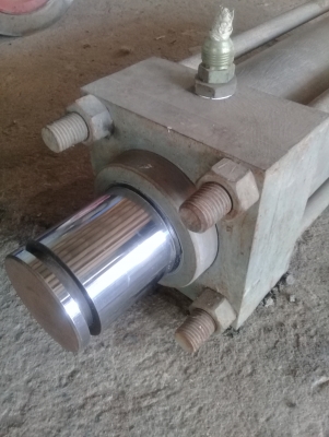 กระบอกไฮโดรลิคสภาพดี  แกนเพลา 90มม