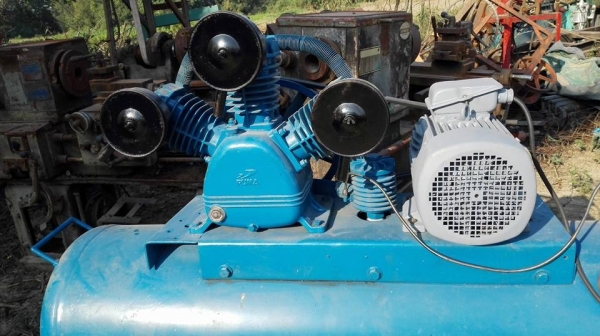 ** SOLD ** ปั้มลม PUMA ขนาด 5 HP ถังจุ 300 ลิตร ไฟ 380V พร้อมใช้งาน