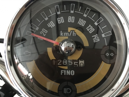 Fino Fi ลายPremium วิ่งน้อย ปลายปี58 (รับประกันเครื่องยนต์ 6 เดือน)
