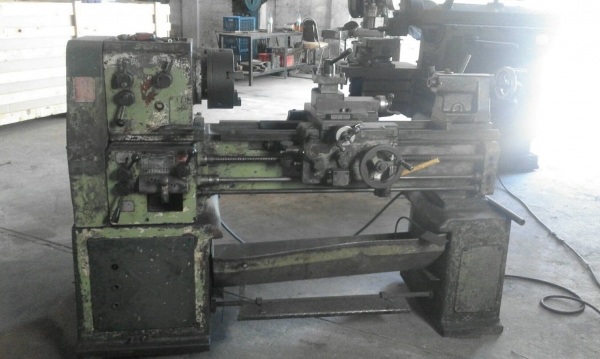 ขายเครื่องกลึง5ฟุต3เพลามีเบรคราคาสุดประหยัดครับ