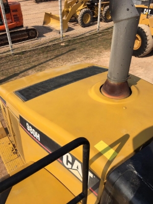 ขายรถตักล้อยาง CAT 980H รถนอกนำเข้าจากญี่ปุ่น สภาพสวยพร้อมใช้งาน มีVDOการทำงานครับ ขายรถตักล้อยาง CAT 980H รถนอกนำเข้าจากญี่ปุ่น สภาพสวยพร้อมใช้งาน มีVDOการทำงานครับ