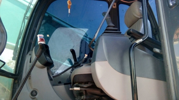 ขาย 2,290,000 KOBELCO sk 200-8 yn 12 super X 9,000 ชม. เล่มทะเบียน ไฟฟ้าครบ เครื่องดีเยี่ยม ปั้มแรงมาก เอวแน่น ช่วงล่างสวย(รถอยู่ บุรีรัมย์) 090-772-3710 090-772-3708