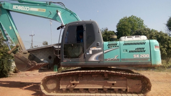 ขาย 2,290,000 KOBELCO sk 200-8 yn 12 super X 9,000 ชม. เล่มทะเบียน ไฟฟ้าครบ เครื่องดีเยี่ยม ปั้มแรงมาก เอวแน่น ช่วงล่างสวย(รถอยู่ บุรีรัมย์) 090-772-3710 090-772-3708