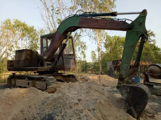 ขาย 235,000 KOMATSU PC 60-5  เครื่องดี ปั้มแรง โช่ใหม่ เอวแน่น รถสวยพร้อมใช้งาน  รถอยู่  สุรินทร์ 090-772-3710 090-772-3708