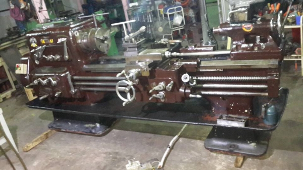 เครื่องกลึงโบราณ ขนาดยาว 9 ฟุตสภาพมากกว่า 85\% 0814583376