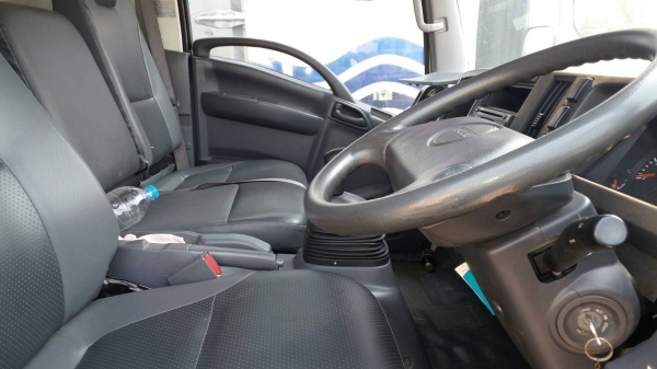 หกล้อ อีซูชุ NPR150ปี54 และ NQR175ปี56 ช่วงยาว 4.50ม กะบะสะเเตลเรส ทุกคัน รถห้าง สภาพดีสวยพร้อมใช้ มี2คัน ขายคันละ 655,000บ ทะเบียนพร้อมโอน