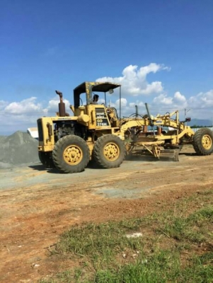 KOMATSU GD 376H