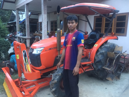 ผลิตและจำหน่ายใบดันดินหน้า พร้อมรับติดตั้งงานให้ถึงที่ มีภาพหลังติดตั้งงานให้ชม ท่านใดต้องการ ทางเรายินดีบริการอย่างเต็มที่