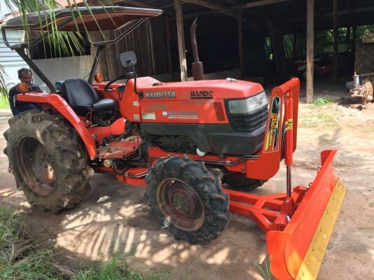 ผลิตและจำหน่ายใบดันดินหน้า พร้อมรับติดตั้งงานให้ถึงที่ มีภาพหลังติดตั้งงานให้ชม ท่านใดต้องการ ทางเรายินดีบริการอย่างเต็มที่