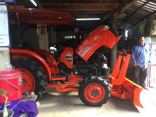 ผลิตและจำหน่ายใบดันดินหน้า พร้อมรับติดตั้งงานให้ถึงที่ มีภาพหลังติดตั้งงานให้ชม ท่านใดต้องการ ทางเรายินดีบริการอย่างเต็มที่