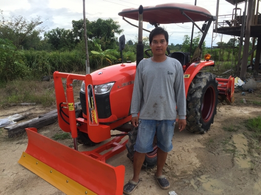 ผลิตและจำหน่ายใบดันดินหน้า พร้อมรับติดตั้งงานให้ถึงที่ มีภาพหลังติดตั้งงานให้ชม ท่านใดต้องการ ทางเรายินดีบริการอย่างเต็มที่