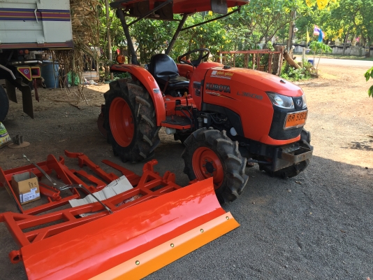 ผลิตและจำหน่ายใบดันดินหน้า พร้อมรับติดตั้งงานให้ถึงที่ มีภาพหลังติดตั้งงานให้ชม ท่านใดต้องการ ทางเรายินดีบริการอย่างเต็มที่