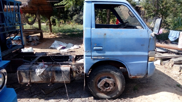 รถหกล้อพร้อมตู้นวด7ฟุต