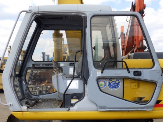 ขายรถขุดนำเข้าจากประเทศญี่ปุ่น sumitomo sh120-2 แทรกกว้าง 60 cm รถสวยเดิม สนใจติดต่อสอบถาม 092-3309229 อีด