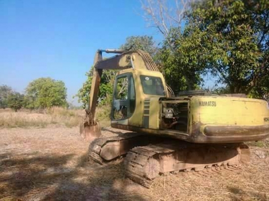ขาย 475,000 KOMATSU PC200-6  เครื่อง6BD1-Turbo ดี ปั้มแรง โช่หนา เอวแน่ใหม่  ไฟฟ้าตีด  เอกสารเล่มทะเบียน รถอยู่ จ.อุดรธานี   090-772-3710 090-772-3708