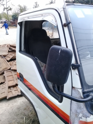 ขายหัวเก๋ง ISUZU NKR ตามสภาพ ราคา18000 สนใจ 083-4475799