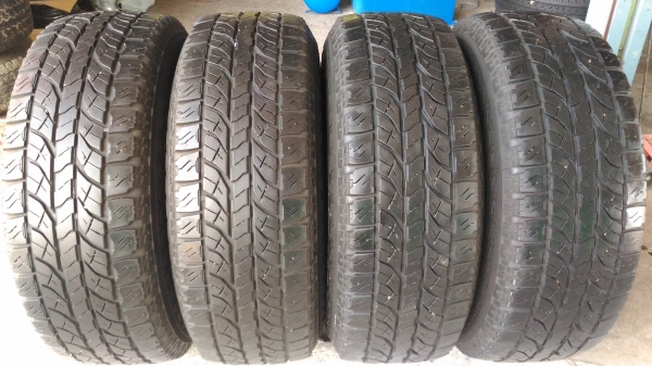 ขายล้อพร้อมยาง 265/70/16 ปี 12