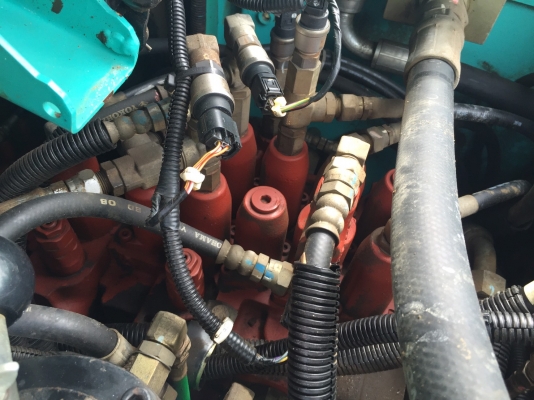 ขาย KOBELCO SK135SR YY02  มาใหม่  มีลายแย๊ก  แทรค 70   เก่าญี่ปุ่น  สภาพสวย   พร้อมใช้  ลองระบบกันได้ทุกวัน  โทร  089-7462641  สุวรรณี