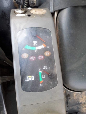 ขายรถขุด ยี่ห้อ: CATERPILLAR แบบ: 303CR รถเก่านอกแท้มีเอกสารใบอินวอย รถไม่เคยผ้านการใช้งานในไทย100\% ราคาต่อรองได้ สนใจติดต่อ: 099-907-9273 กิ๊ฟ กมลชนก