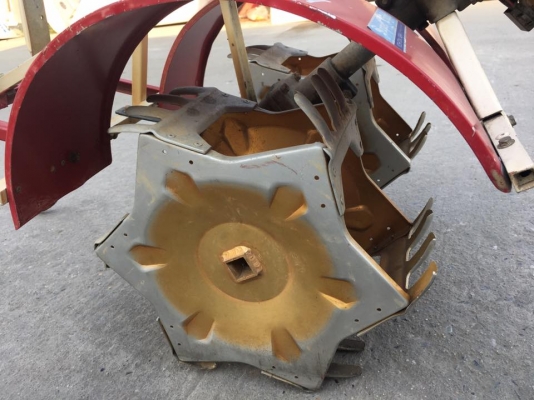 เครื่องปั่นหญ้า ยี่ห้อYoshitoku