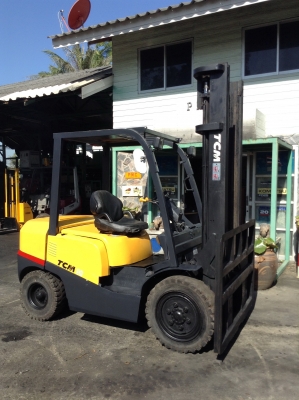 +++ ขายโฟล์คลิฟท์  T.C.M. FD30  ขนาด  3  ตัน  เครื่องยนต์ดีเซล  เสา  4  เมตร   งา 1,070  มม.  เกียร์ออโตเมติค    ยางตันครับ
