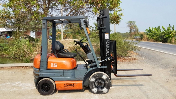 ขายด่วนรถยกTOYOTA 6FG15ยก1.5ตันเสาสูง3เมตรงาสไลย์ซ้ายขวาเคื่องโตต้า4สูบ5Kเบนซินติดแก็สได้ยางตัน4เส้นรถนอกเพิ่งนำเข้ามายังไม่เคยใช้งานในเมืองไทยเลยร