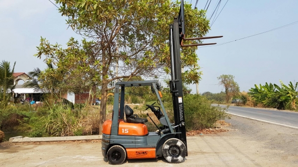 ขายด่วนรถยกTOYOTA 6FG15ยก1.5ตันเสาสูง3เมตรงาสไลย์ซ้ายขวาเคื่องโตต้า4สูบ5Kเบนซินติดแก็สได้ยางตัน4เส้นรถนอกเพิ่งนำเข้ามายังไม่เคยใช้งานในเมืองไทยเลยร