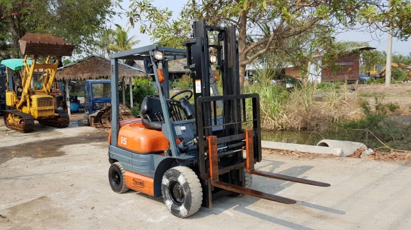 ขายด่วนรถยกTOYOTA 6FG15ยก1.5ตันเสาสูง3เมตรงาสไลย์ซ้ายขวาเคื่องโตต้า4สูบ5Kเบนซินติดแก็สได้ยางตัน4เส้นรถนอกเพิ่งนำเข้ามายังไม่เคยใช้งานในเมืองไทยเลยร