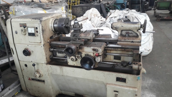 ขายกลึงญี่ปุ่น4ฟุต2เพลาพวงมาลัยขวาพร้อมใช้ราคาประหยัดๆครับ