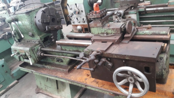 ขายกลึงยุโรป5.5ฟุต2เพลาไม่มีจี๋ขายถูกๆไปเลยครับไฟ2สายนะครับ